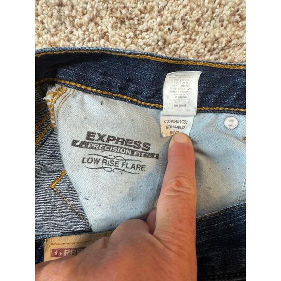 Express Woman's Jeans/Pants size 7/8 LONG/TALL, Dark Blue Denim, Low Rise, Flare - Picture 4 of 11